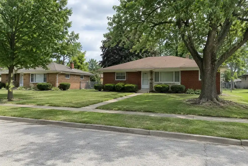 Illustration of a typical residential street in the Bellefontaine Neighbors, MO area