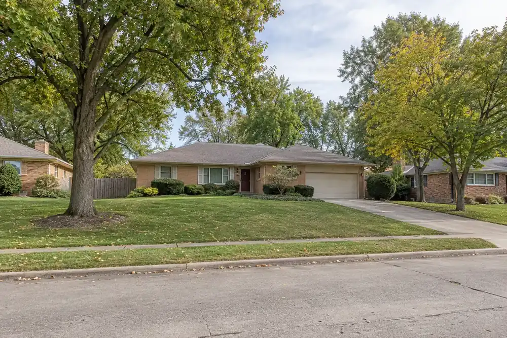 Illustration of a typical residential street in the Crestwood, MO area