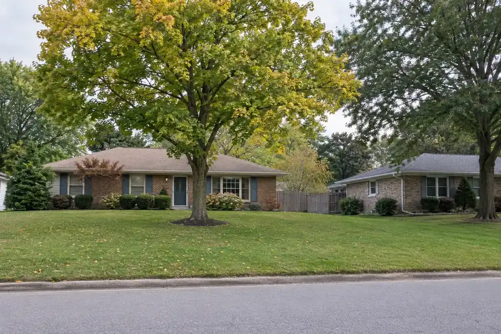 Illustration of a typical residential street in the Fairview Heights, IL area