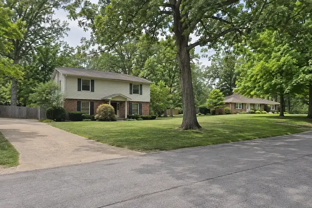 Illustration of a typical residential street in the Old Jamestown, MO area